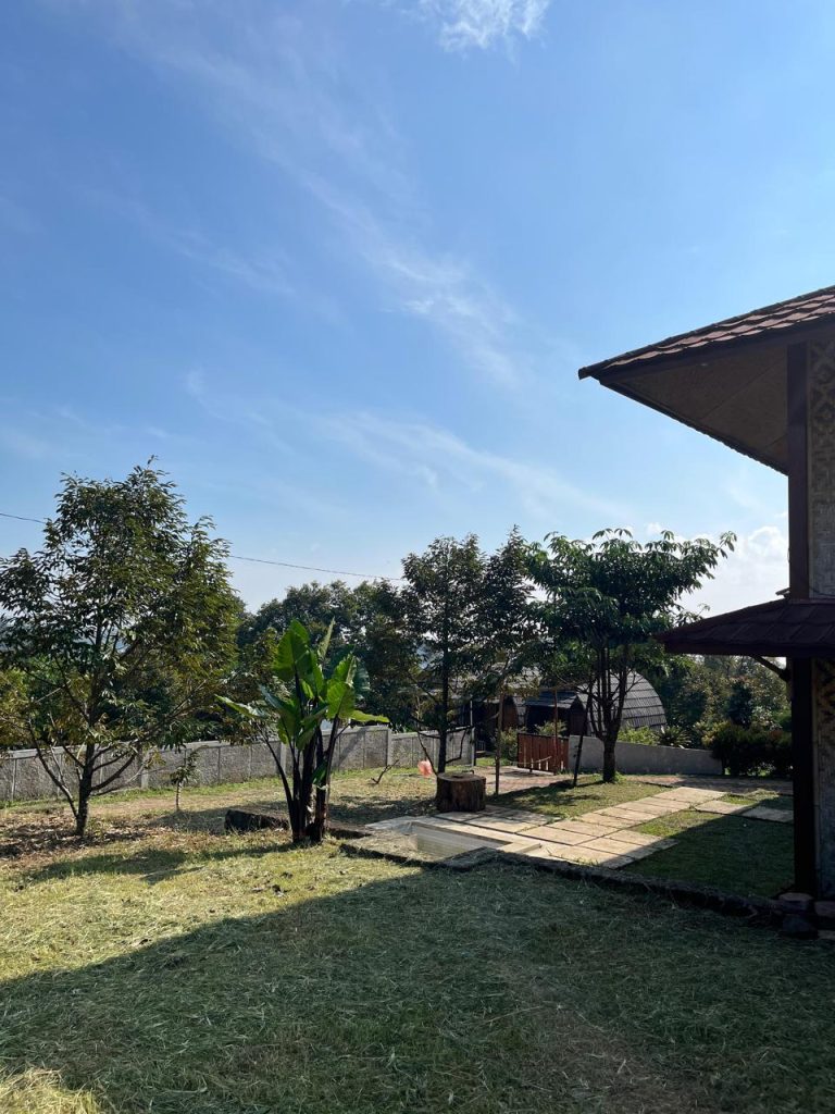 JUAL CEPAT VILLA CANTIK 2 LANTAI PLUS KEBUN DURIAN BAWOR SIAP BERBUAH