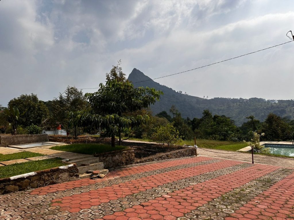 Dijual Lahan dengan Rumah di Selawangi Bogor dengan Suasana Pegunungan yang Sejuk